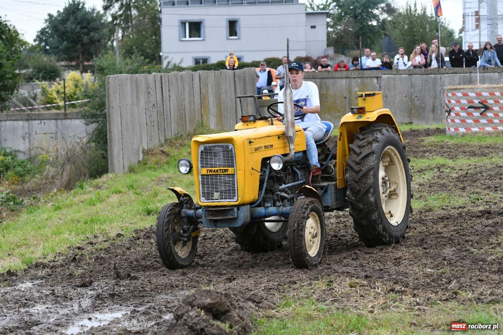 Zdjęcie w galerii na portalu naszraciborz.pl: Fantastyczny Ciapek Racing 2021. Tłum kibiców w Krowiarkach [FOTO i WIDEO] wiadomości z regionu
