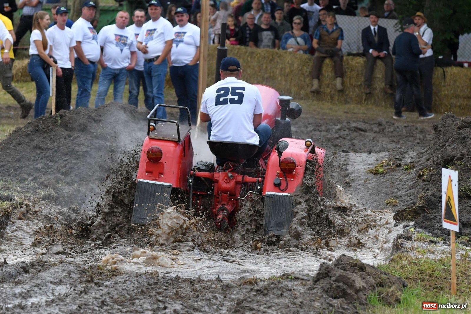 Zdjęcie w galerii na portalu naszraciborz.pl: Fantastyczny Ciapek Racing 2021. Tłum kibiców w Krowiarkach [FOTO i WIDEO] wiadomości z regionu
