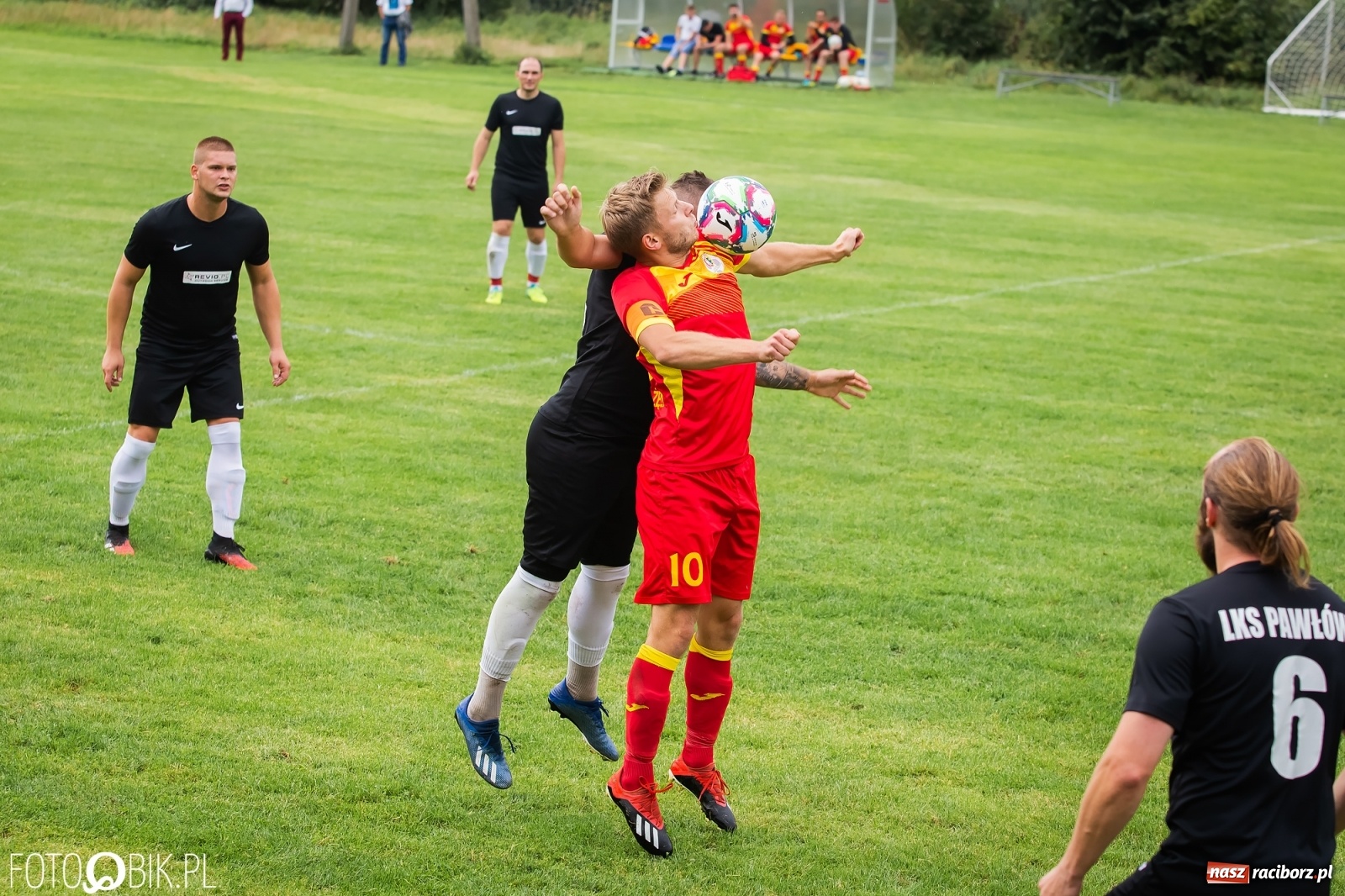 Zdjęcie w galerii na portalu naszraciborz.pl: Do trzech razy sztuka. LKS Pawłów z kompletem punktów [FOTO] wiadomości z regionu