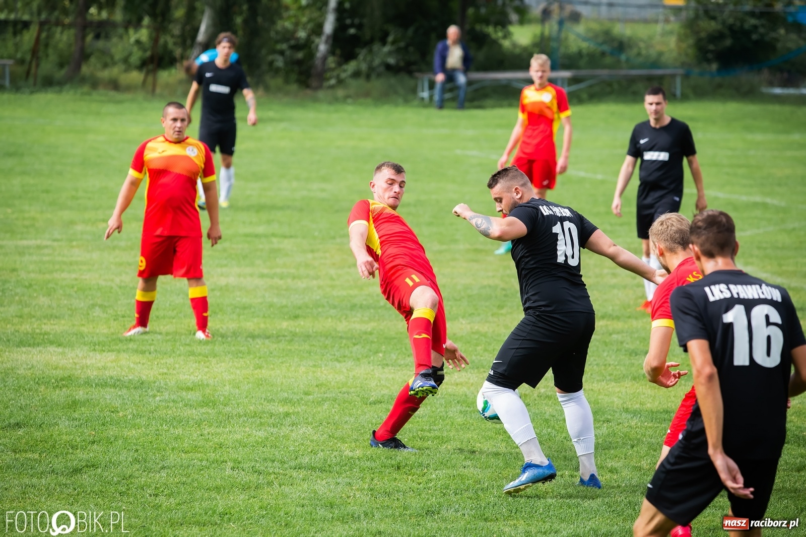 Zdjęcie w galerii na portalu naszraciborz.pl: Do trzech razy sztuka. LKS Pawłów z kompletem punktów [FOTO] wiadomości z regionu