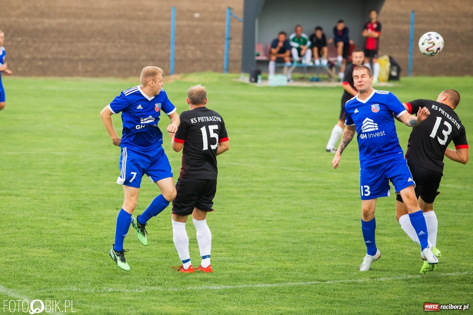 Zdjęcie w galerii na portalu naszraciborz.pl: Kanonada w Pietraszynie. Gospodarze bez punktów! [FOTO] wiadomości z regionu
