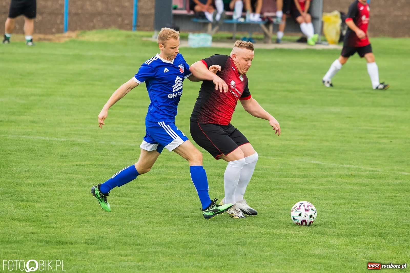 Zdjęcie w galerii na portalu naszraciborz.pl: Kanonada w Pietraszynie. Gospodarze bez punktów! [FOTO] wiadomości z regionu