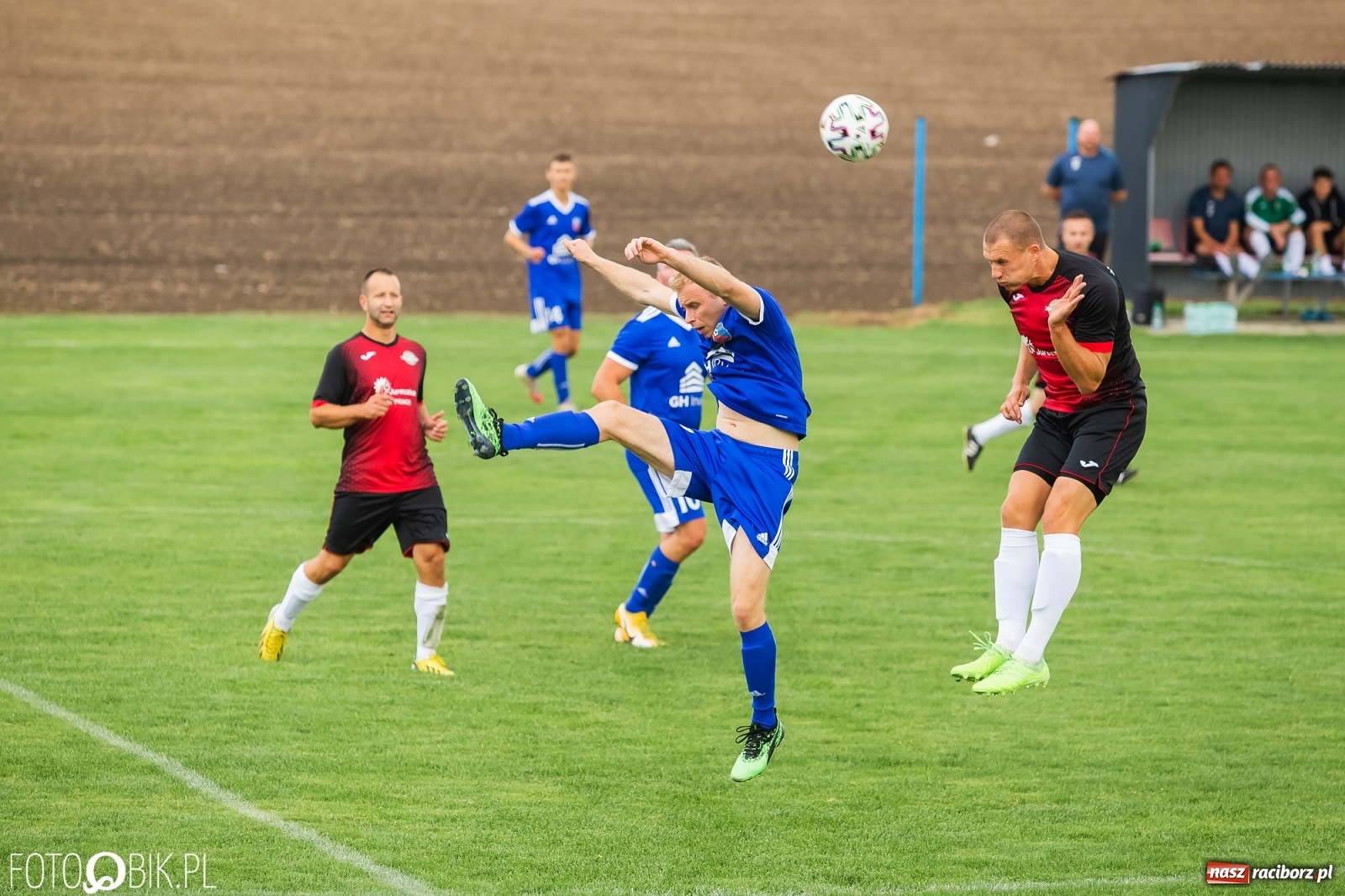 Zdjęcie w galerii na portalu naszraciborz.pl: Kanonada w Pietraszynie. Gospodarze bez punktów! [FOTO] wiadomości z regionu