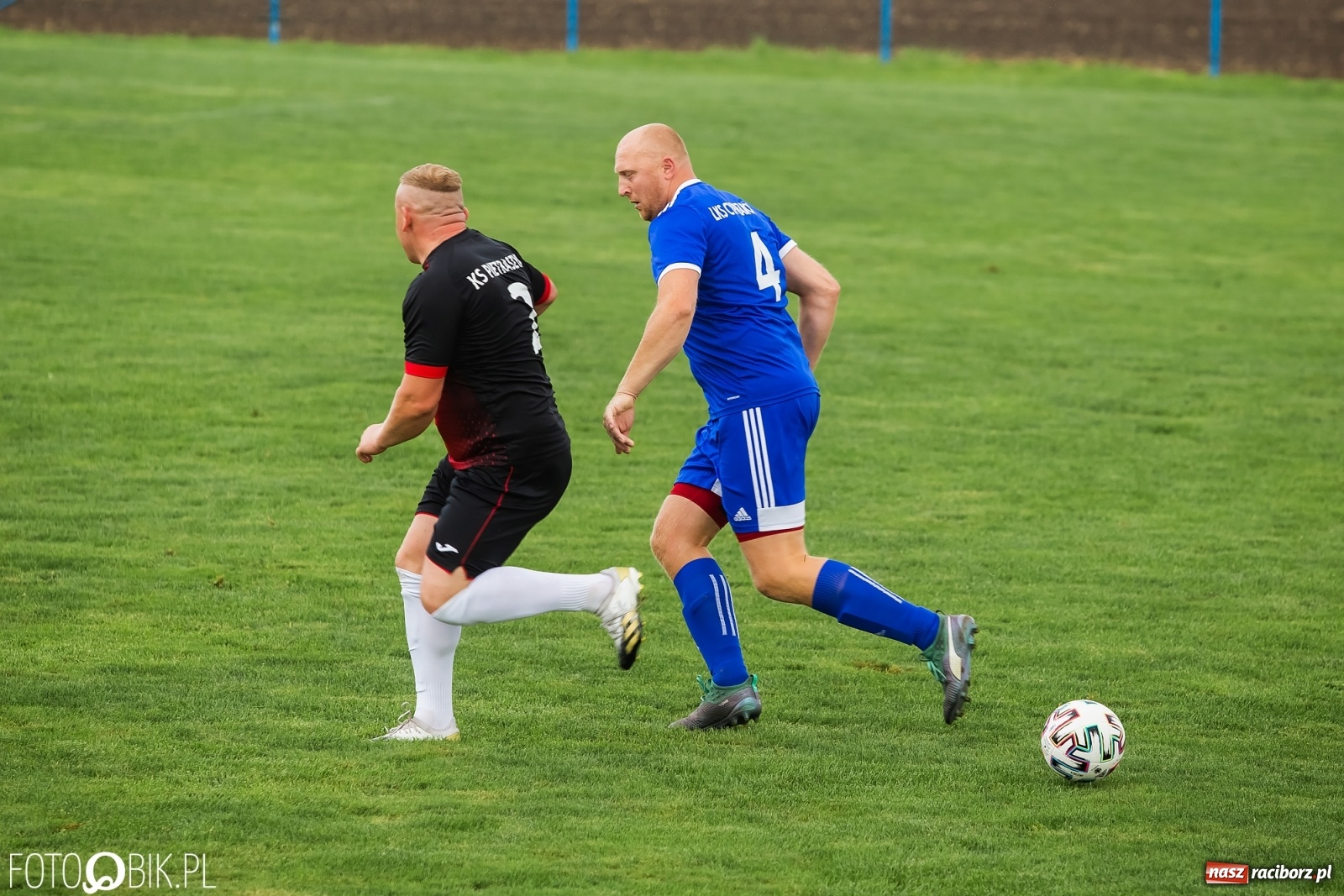 Zdjęcie w galerii na portalu naszraciborz.pl: Kanonada w Pietraszynie. Gospodarze bez punktów! [FOTO] wiadomości z regionu