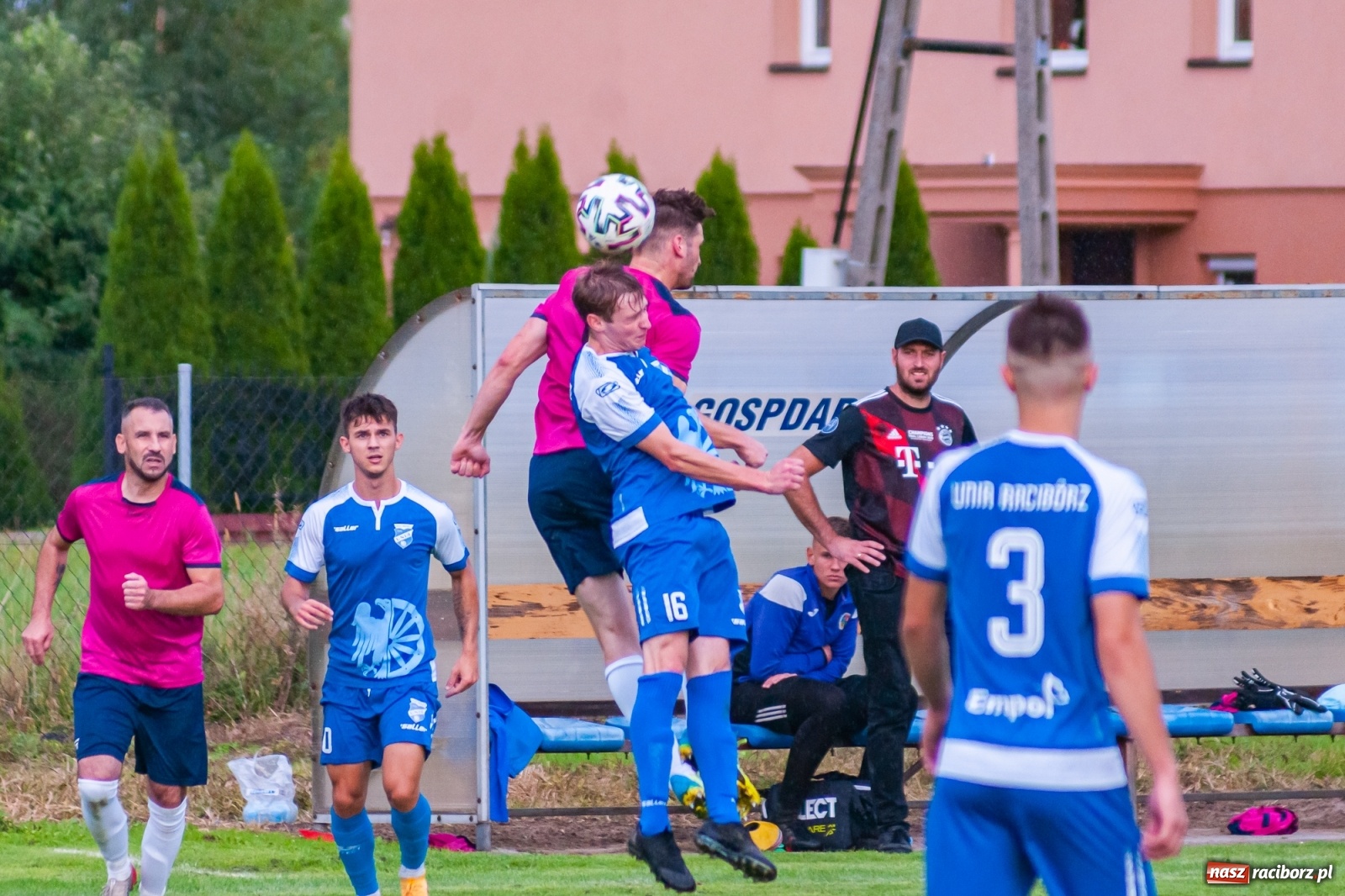 Zdjęcie w galerii na portalu naszraciborz.pl: Festiwal zmarnowanych sytuacji w Krzyżanowicach [FOTO] wiadomości z regionu