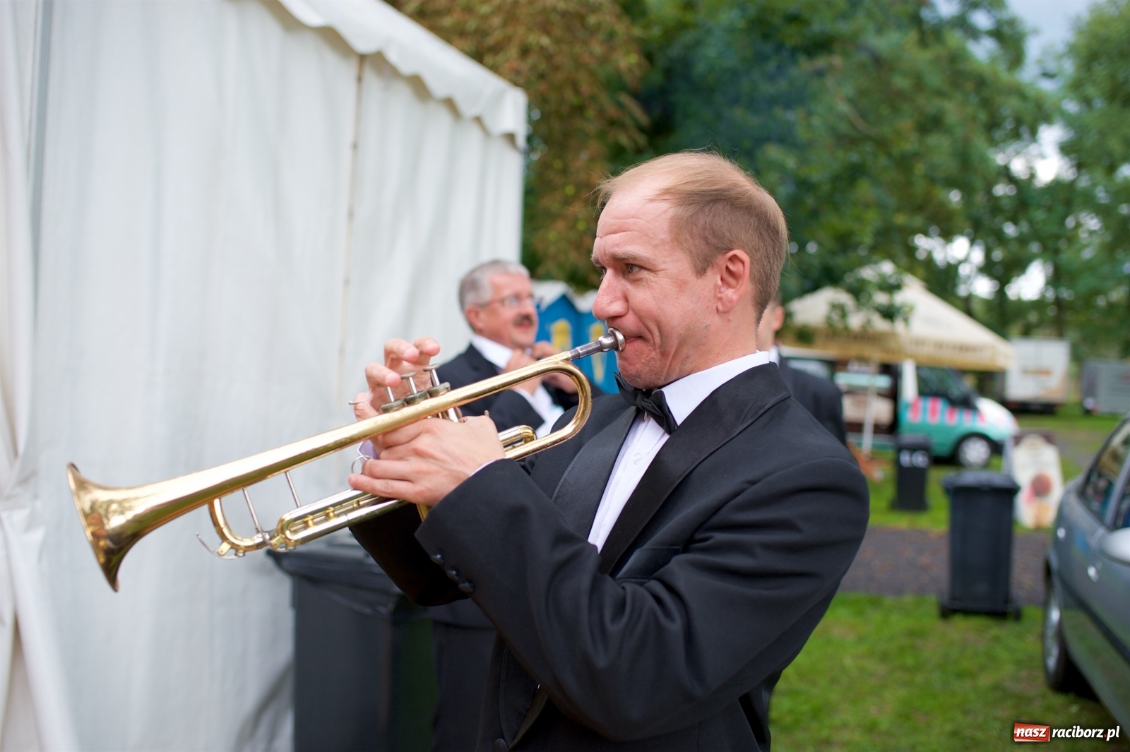Zdjęcie w galerii na portalu naszraciborz.pl: Tworkowski piknik przy zamku zakończony fire show [FOTO] wiadomości z regionu