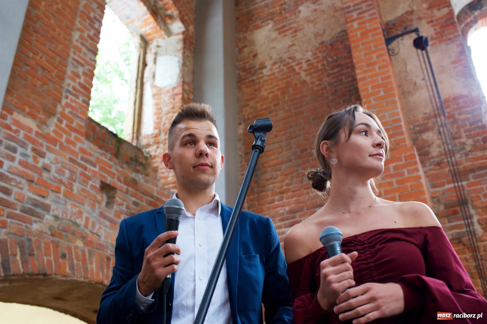 Zdjęcie w galerii na portalu naszraciborz.pl: Tworkowski piknik przy zamku zakończony fire show [FOTO] wiadomości z regionu