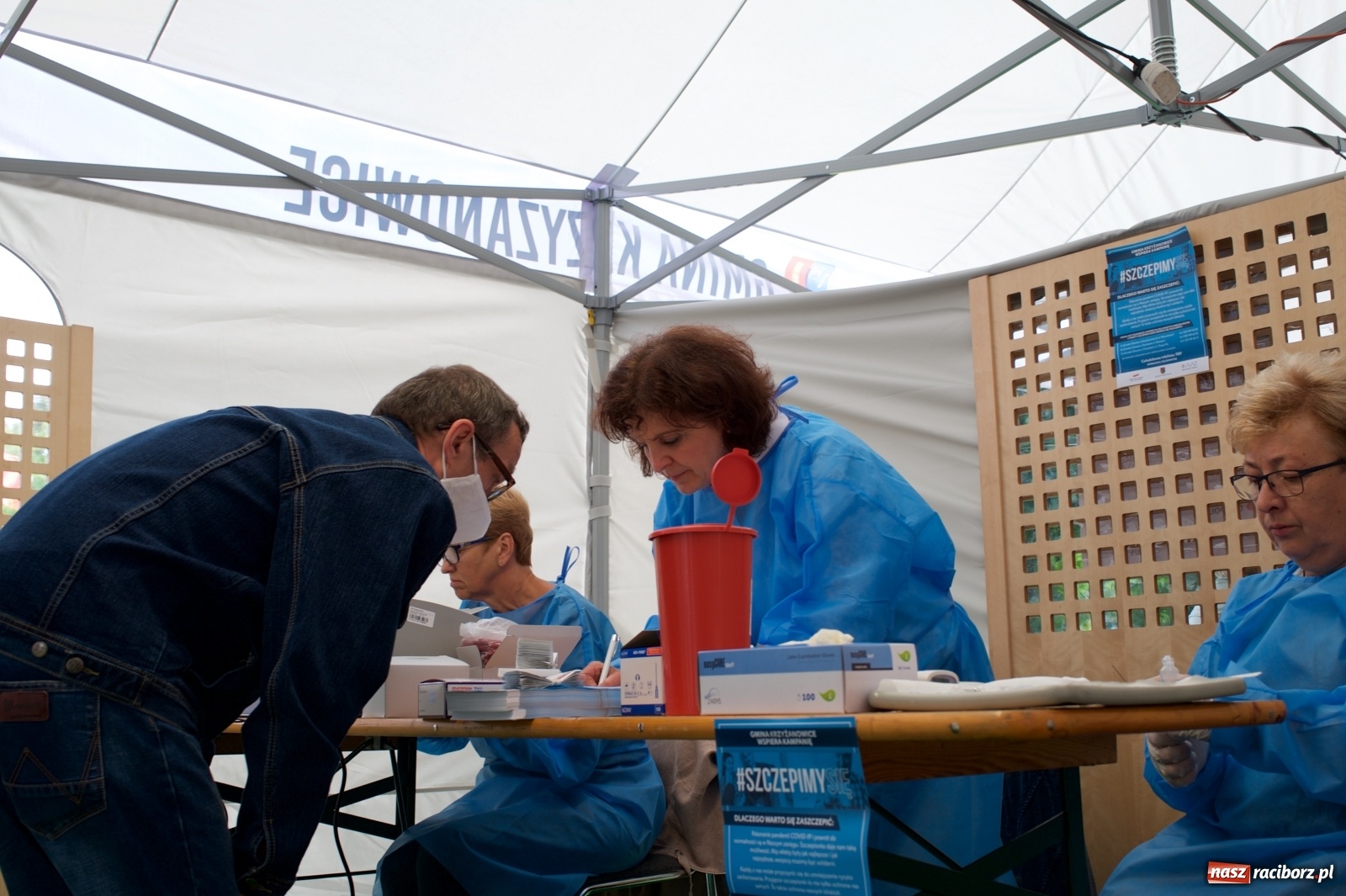 Zdjęcie w galerii na portalu naszraciborz.pl: Tworkowski piknik przy zamku zakończony fire show [FOTO] wiadomości z regionu