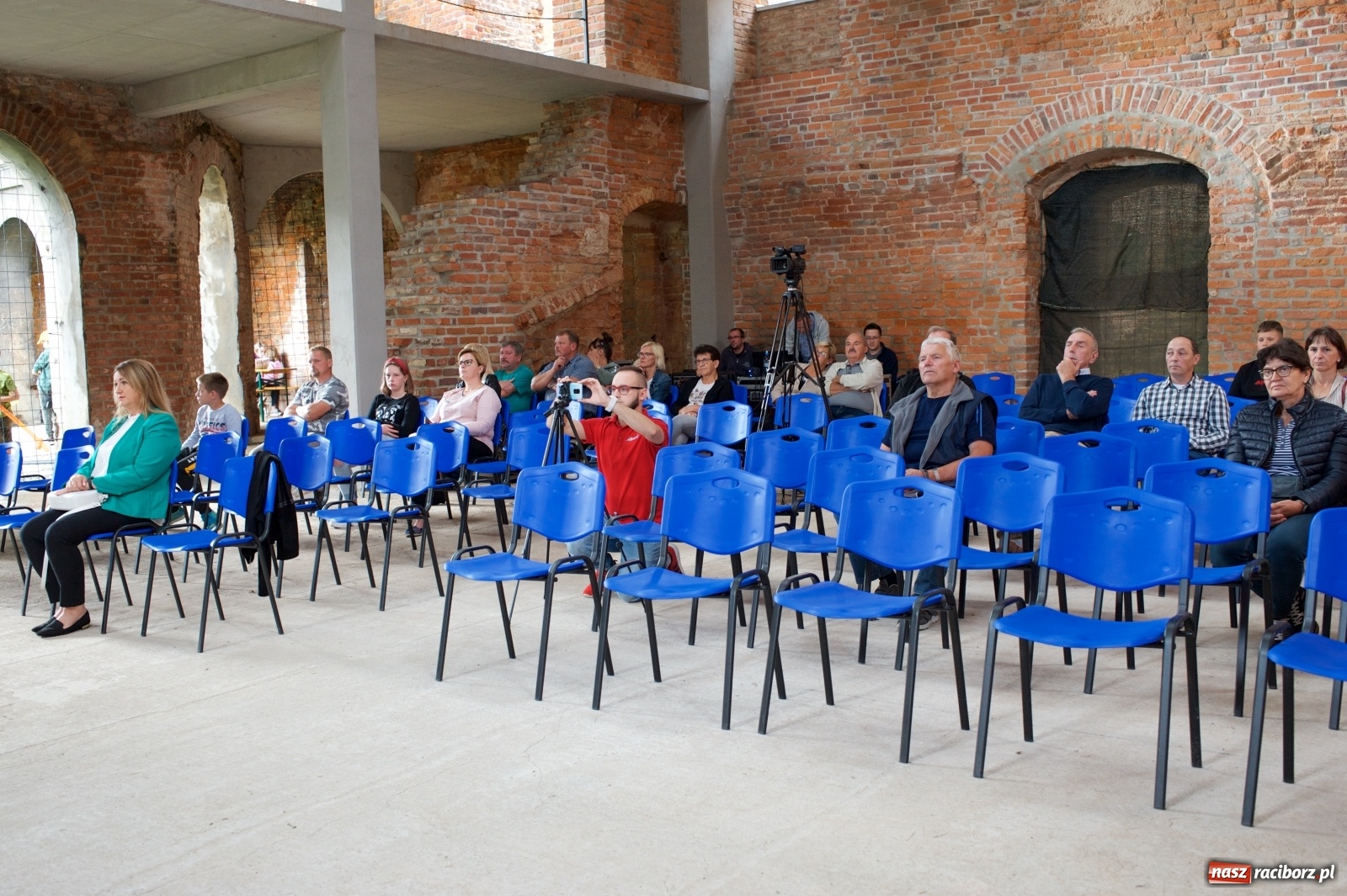 Zdjęcie w galerii na portalu naszraciborz.pl: Tworkowski piknik przy zamku zakończony fire show [FOTO] wiadomości z regionu