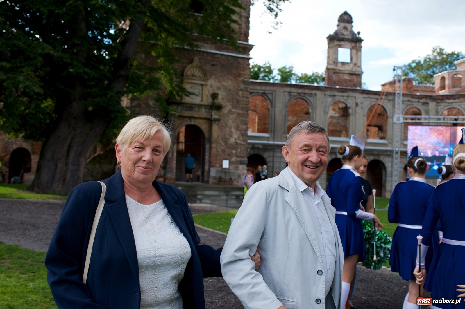 Zdjęcie w galerii na portalu naszraciborz.pl: Tworkowski piknik przy zamku zakończony fire show [FOTO] wiadomości z regionu