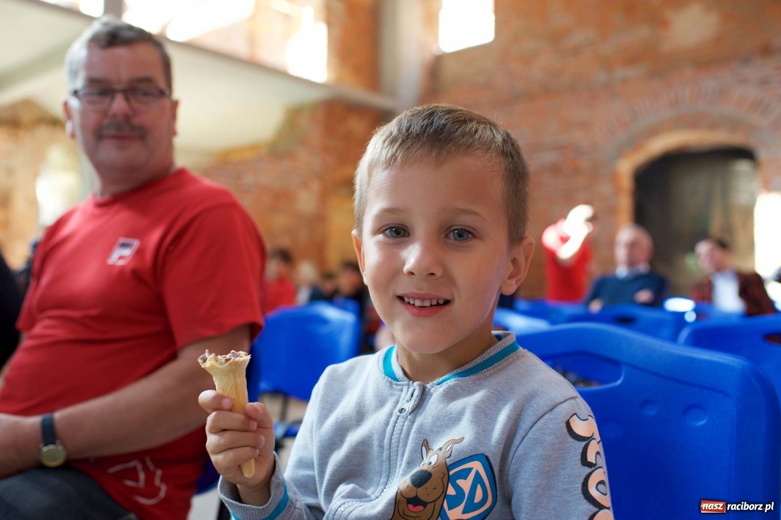 Zdjęcie w galerii na portalu naszraciborz.pl: Tworkowski piknik przy zamku zakończony fire show [FOTO] wiadomości z regionu