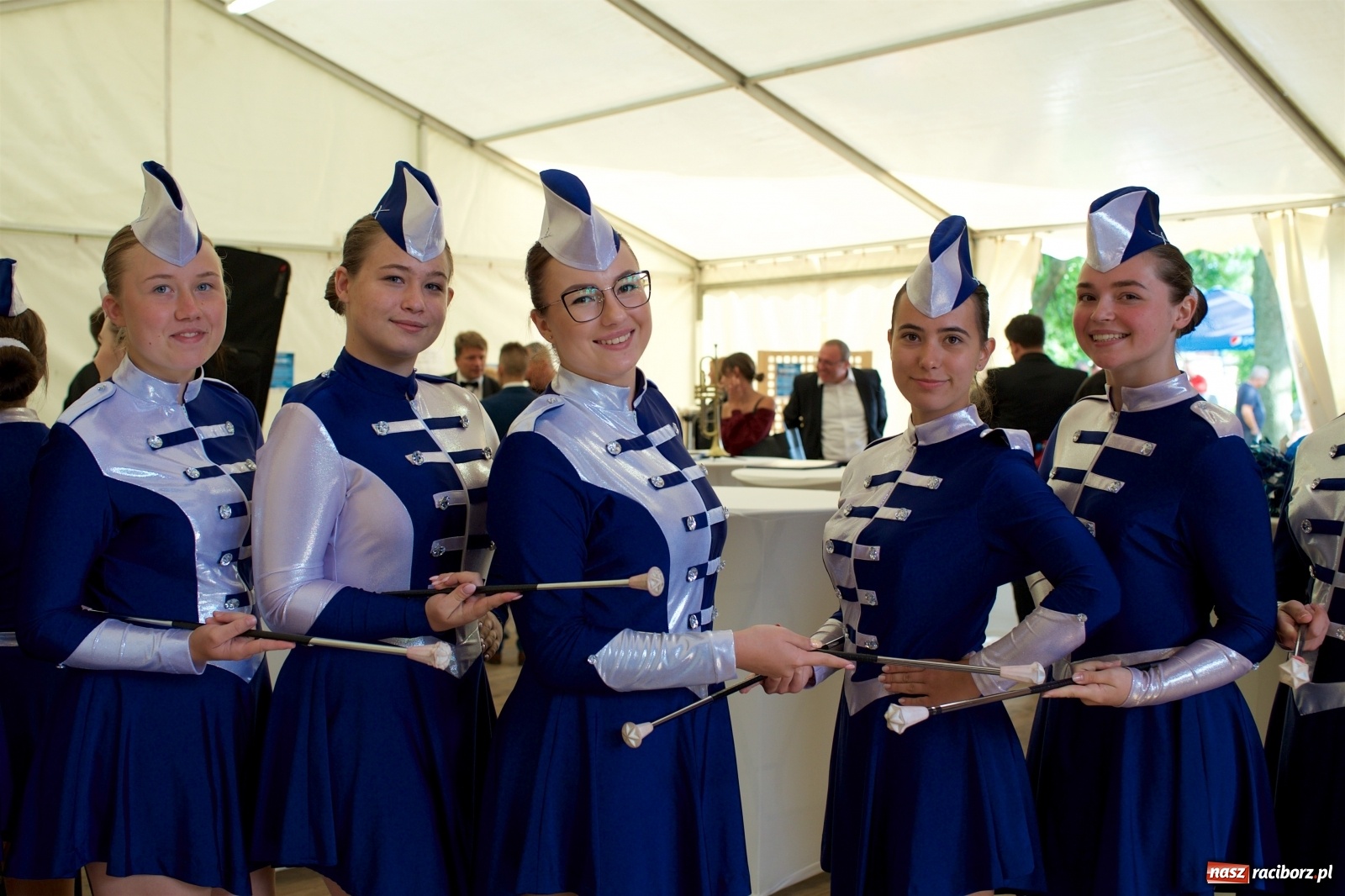 Zdjęcie w galerii na portalu naszraciborz.pl: Tworkowski piknik przy zamku zakończony fire show [FOTO] wiadomości z regionu