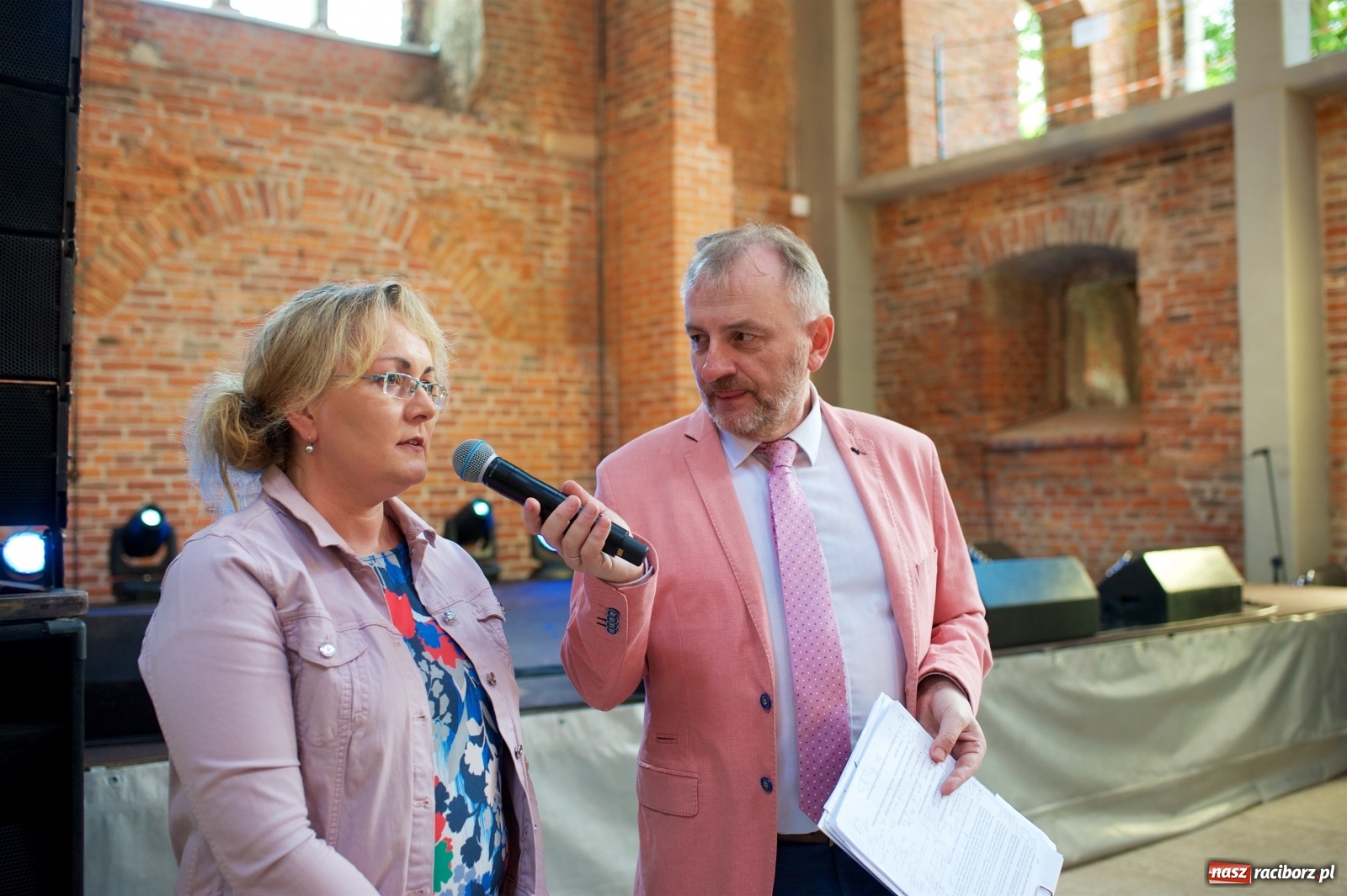 Zdjęcie w galerii na portalu naszraciborz.pl: Tworkowski piknik przy zamku zakończony fire show [FOTO] wiadomości z regionu