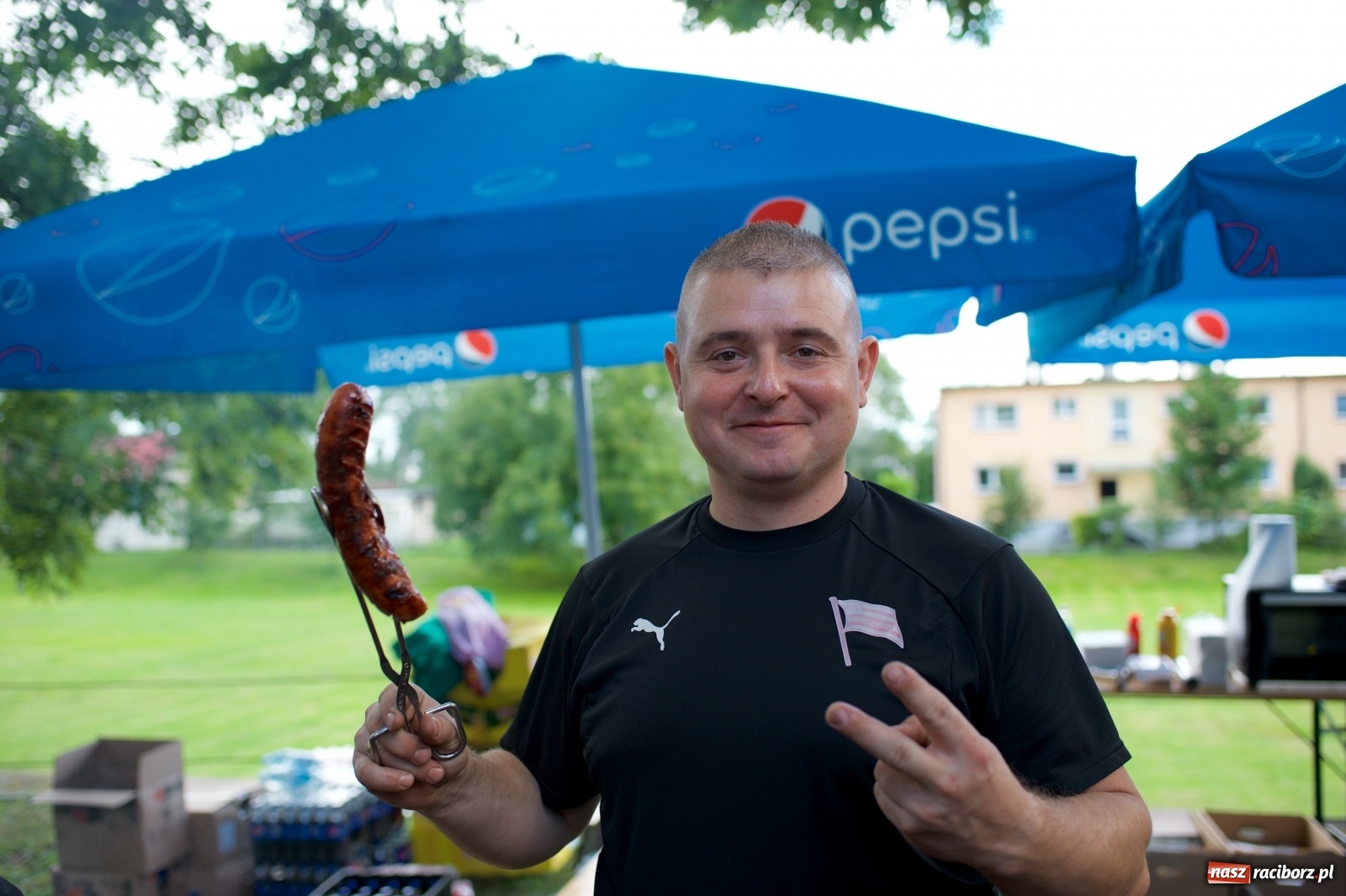 Zdjęcie w galerii na portalu naszraciborz.pl: Tworkowski piknik przy zamku zakończony fire show [FOTO] wiadomości z regionu