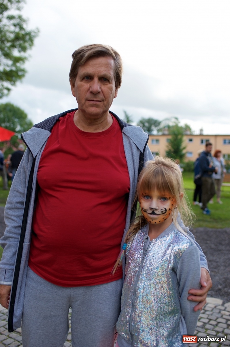 Zdjęcie w galerii na portalu naszraciborz.pl: Tworkowski piknik przy zamku zakończony fire show [FOTO] wiadomości z regionu