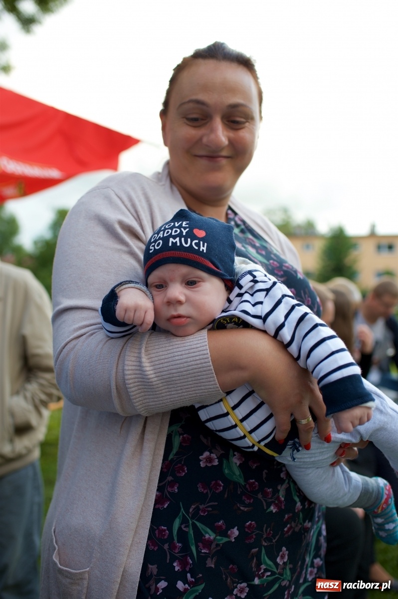 Zdjęcie w galerii na portalu naszraciborz.pl: Tworkowski piknik przy zamku zakończony fire show [FOTO] wiadomości z regionu