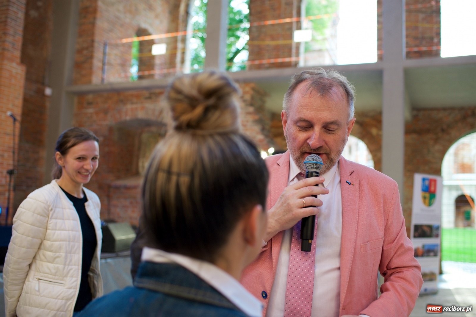 Zdjęcie w galerii na portalu naszraciborz.pl: Tworkowski piknik przy zamku zakończony fire show [FOTO] wiadomości z regionu