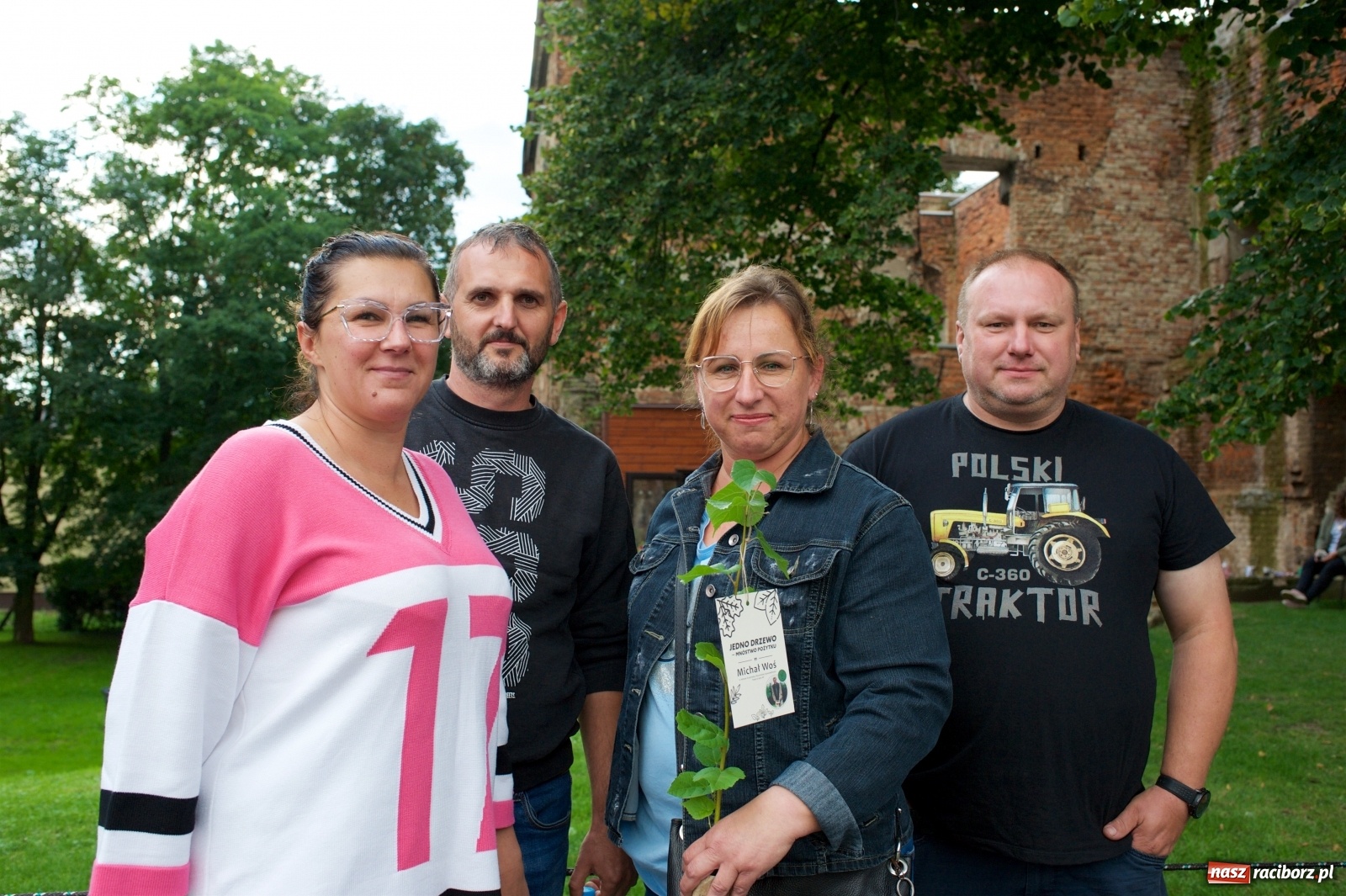 Zdjęcie w galerii na portalu naszraciborz.pl: Tworkowski piknik przy zamku zakończony fire show [FOTO] wiadomości z regionu