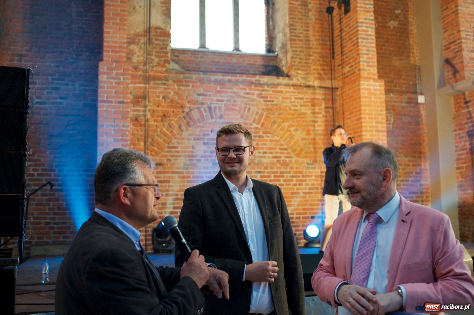 Zdjęcie w galerii na portalu naszraciborz.pl: Tworkowski piknik przy zamku zakończony fire show [FOTO] wiadomości z regionu