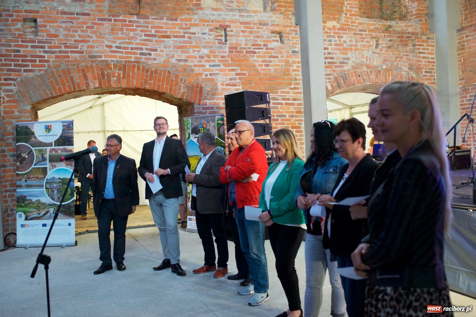 Zdjęcie w galerii na portalu naszraciborz.pl: Tworkowski piknik przy zamku zakończony fire show [FOTO] wiadomości z regionu