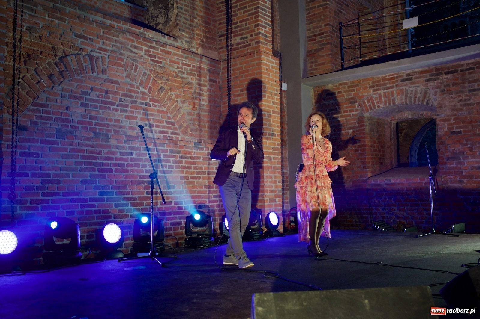 Zdjęcie w galerii na portalu naszraciborz.pl: Tworkowski piknik przy zamku zakończony fire show [FOTO] wiadomości z regionu