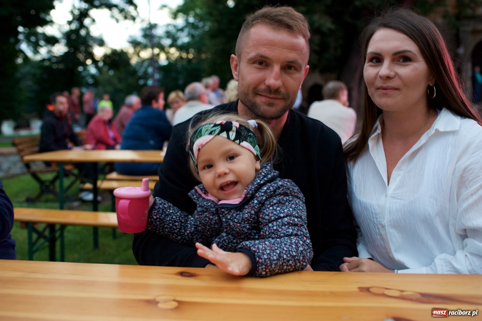 Zdjęcie w galerii na portalu naszraciborz.pl: Tworkowski piknik przy zamku zakończony fire show [FOTO] wiadomości z regionu