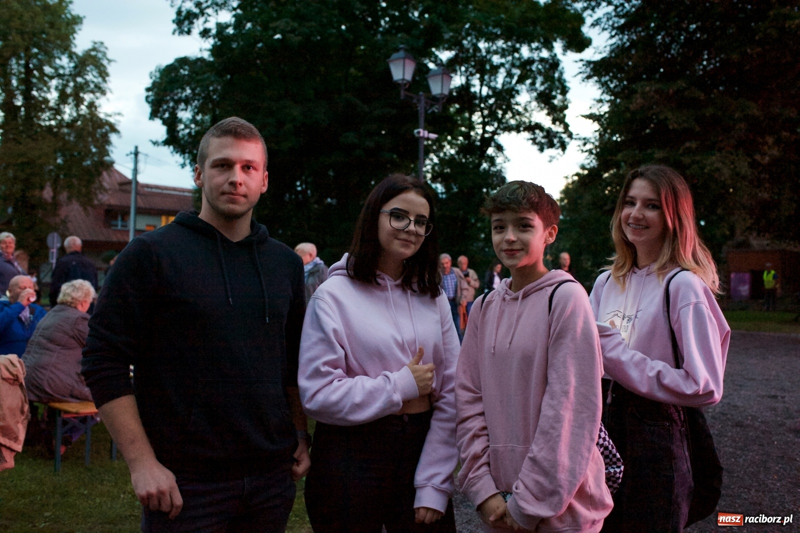Zdjęcie w galerii na portalu naszraciborz.pl: Tworkowski piknik przy zamku zakończony fire show [FOTO] wiadomości z regionu