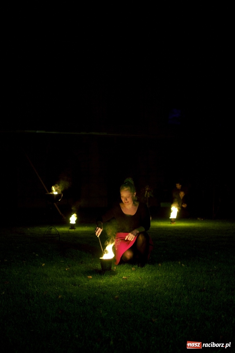 Zdjęcie w galerii na portalu naszraciborz.pl: Tworkowski piknik przy zamku zakończony fire show [FOTO] wiadomości z regionu