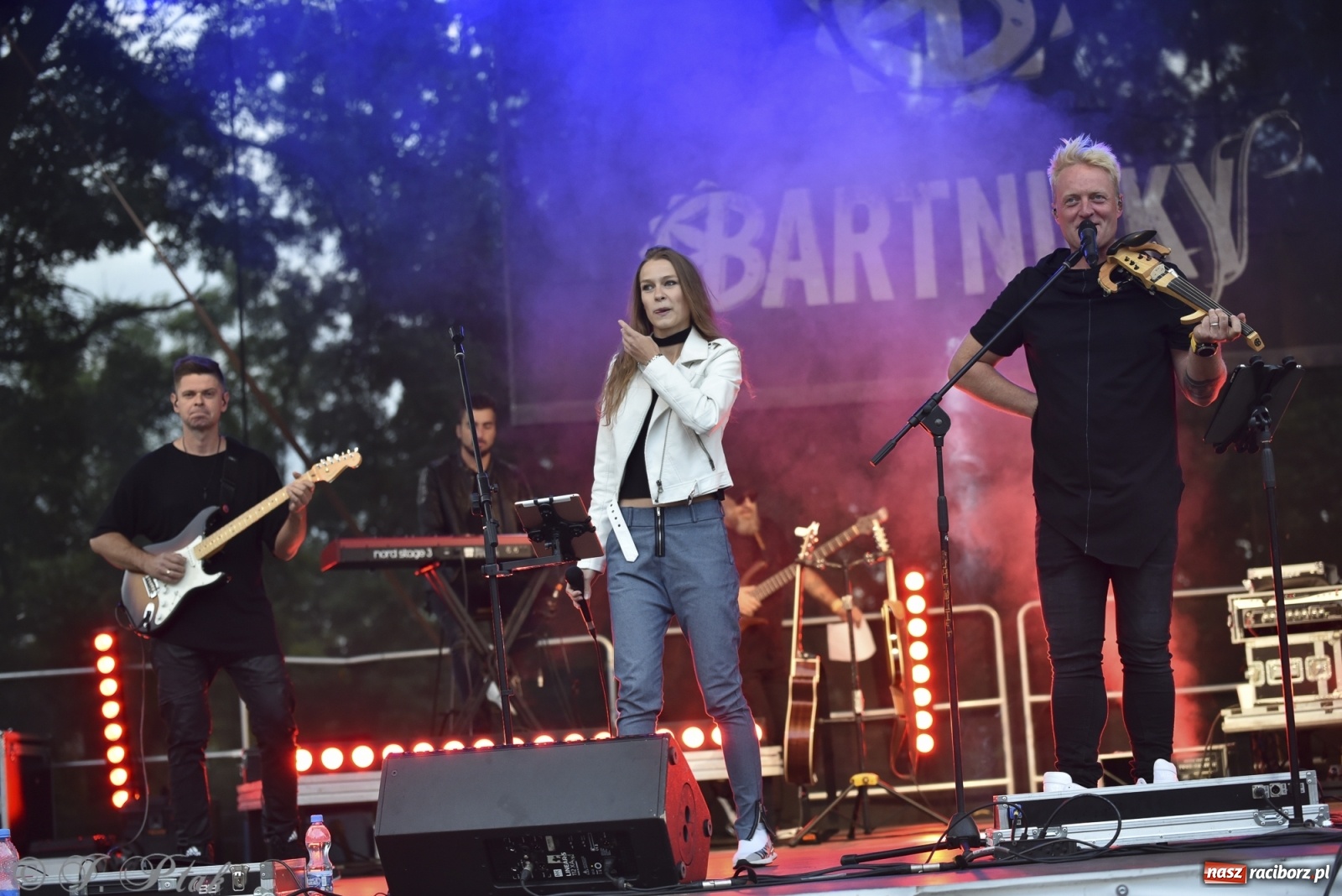 Zdjęcie w galerii na portalu naszraciborz.pl: Koncert z okazji 10-lecia zespołu BARTNICKY za nami wiadomości z regionu