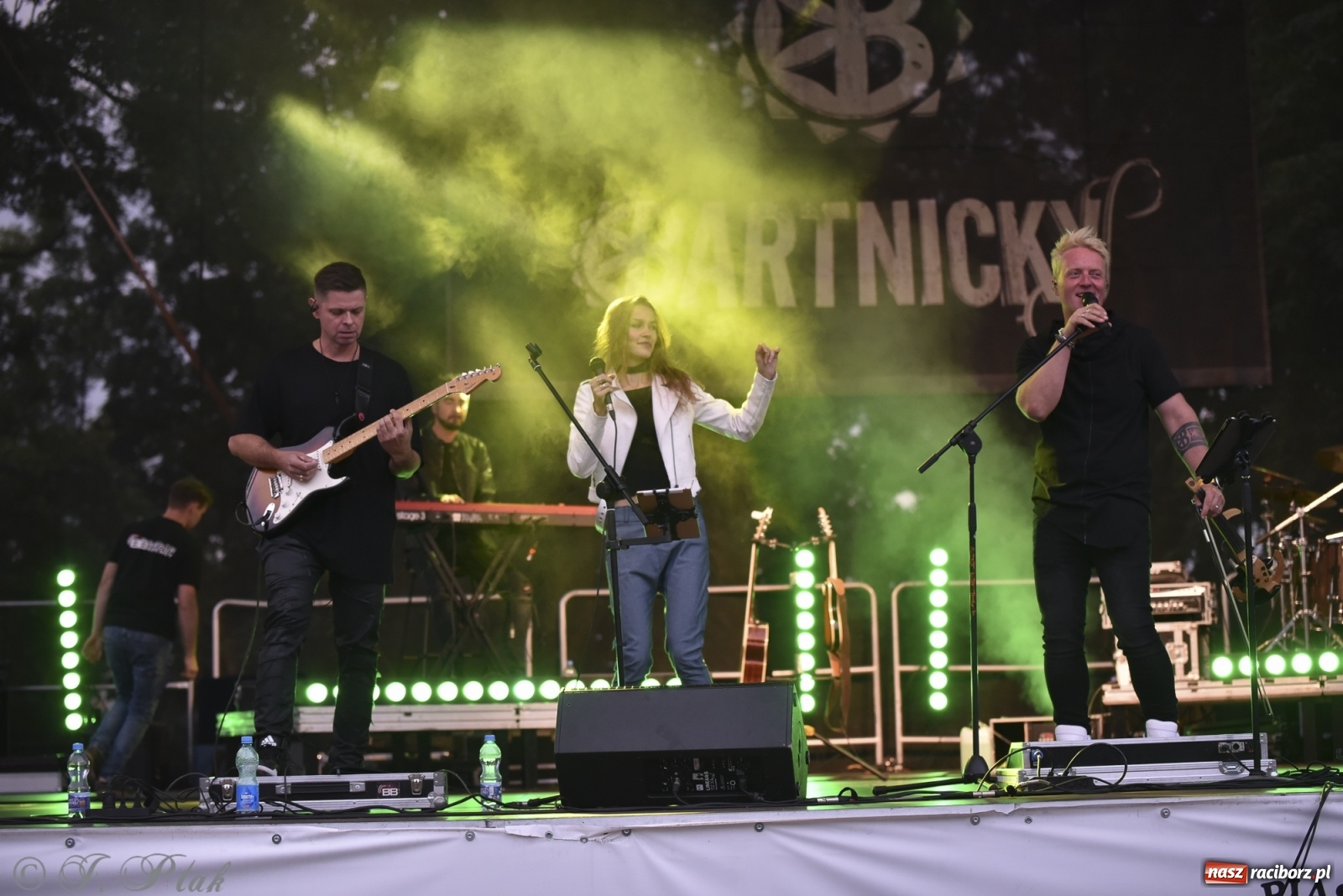 Zdjęcie w galerii na portalu naszraciborz.pl: Koncert z okazji 10-lecia zespołu BARTNICKY za nami wiadomości z regionu