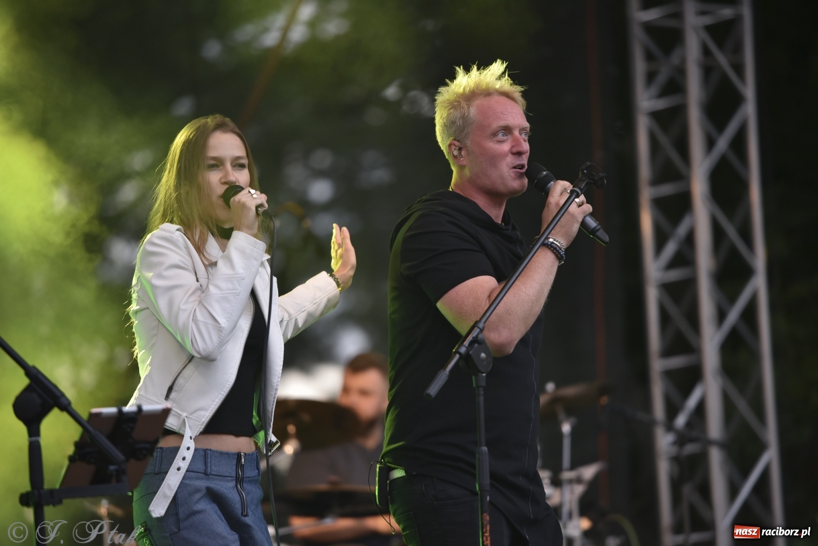 Zdjęcie w galerii na portalu naszraciborz.pl: Koncert z okazji 10-lecia zespołu BARTNICKY za nami wiadomości z regionu