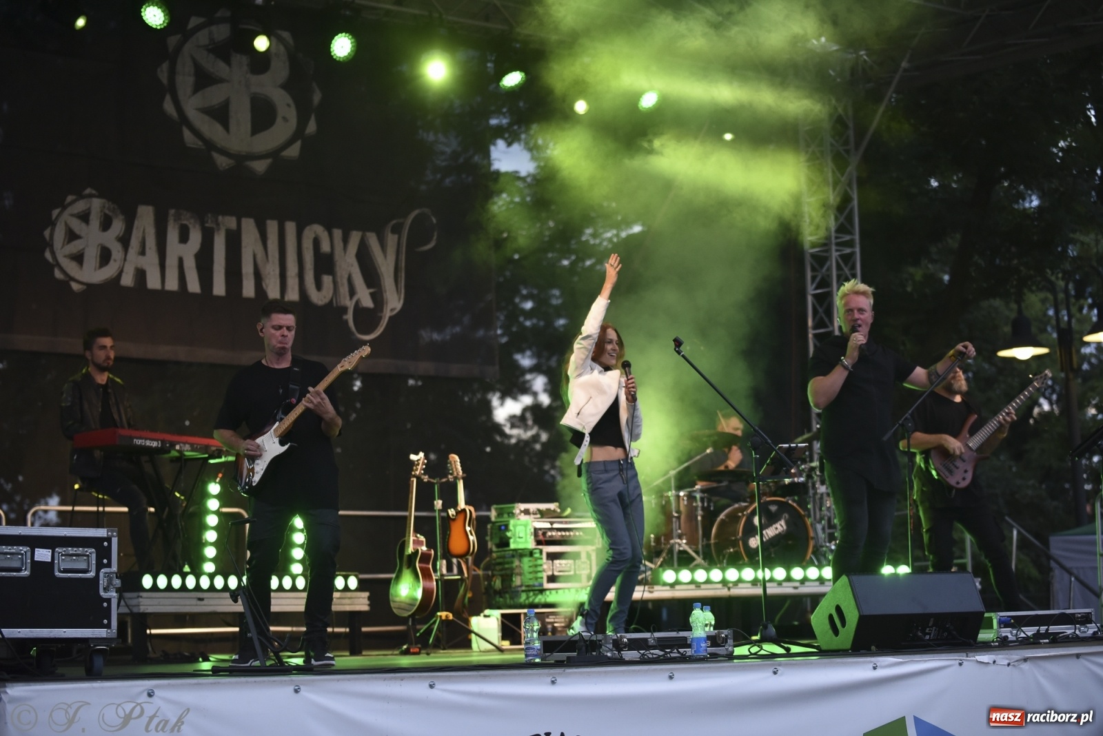 Zdjęcie w galerii na portalu naszraciborz.pl: Koncert z okazji 10-lecia zespołu BARTNICKY za nami wiadomości z regionu