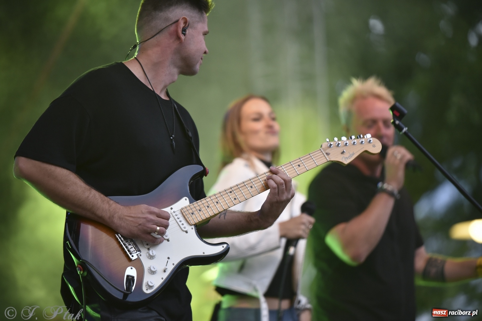 Zdjęcie w galerii na portalu naszraciborz.pl: Koncert z okazji 10-lecia zespołu BARTNICKY za nami wiadomości z regionu