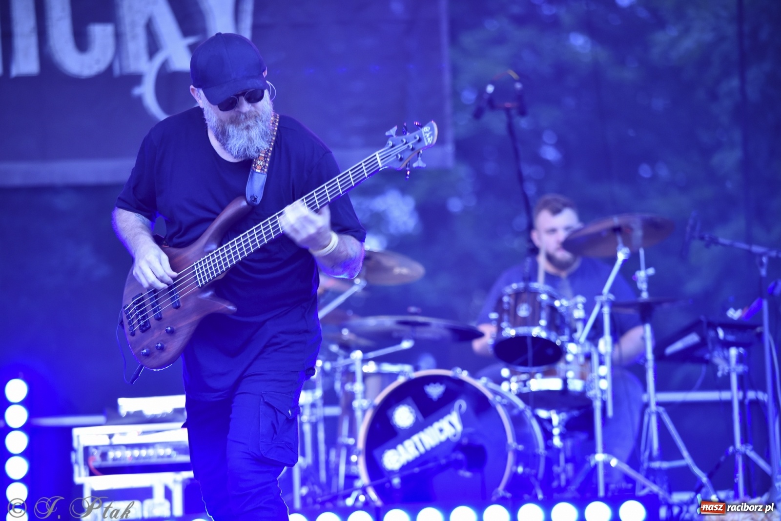 Zdjęcie w galerii na portalu naszraciborz.pl: Koncert z okazji 10-lecia zespołu BARTNICKY za nami wiadomości z regionu