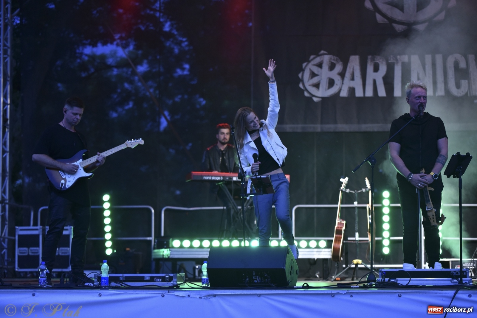 Zdjęcie w galerii na portalu naszraciborz.pl: Koncert z okazji 10-lecia zespołu BARTNICKY za nami wiadomości z regionu