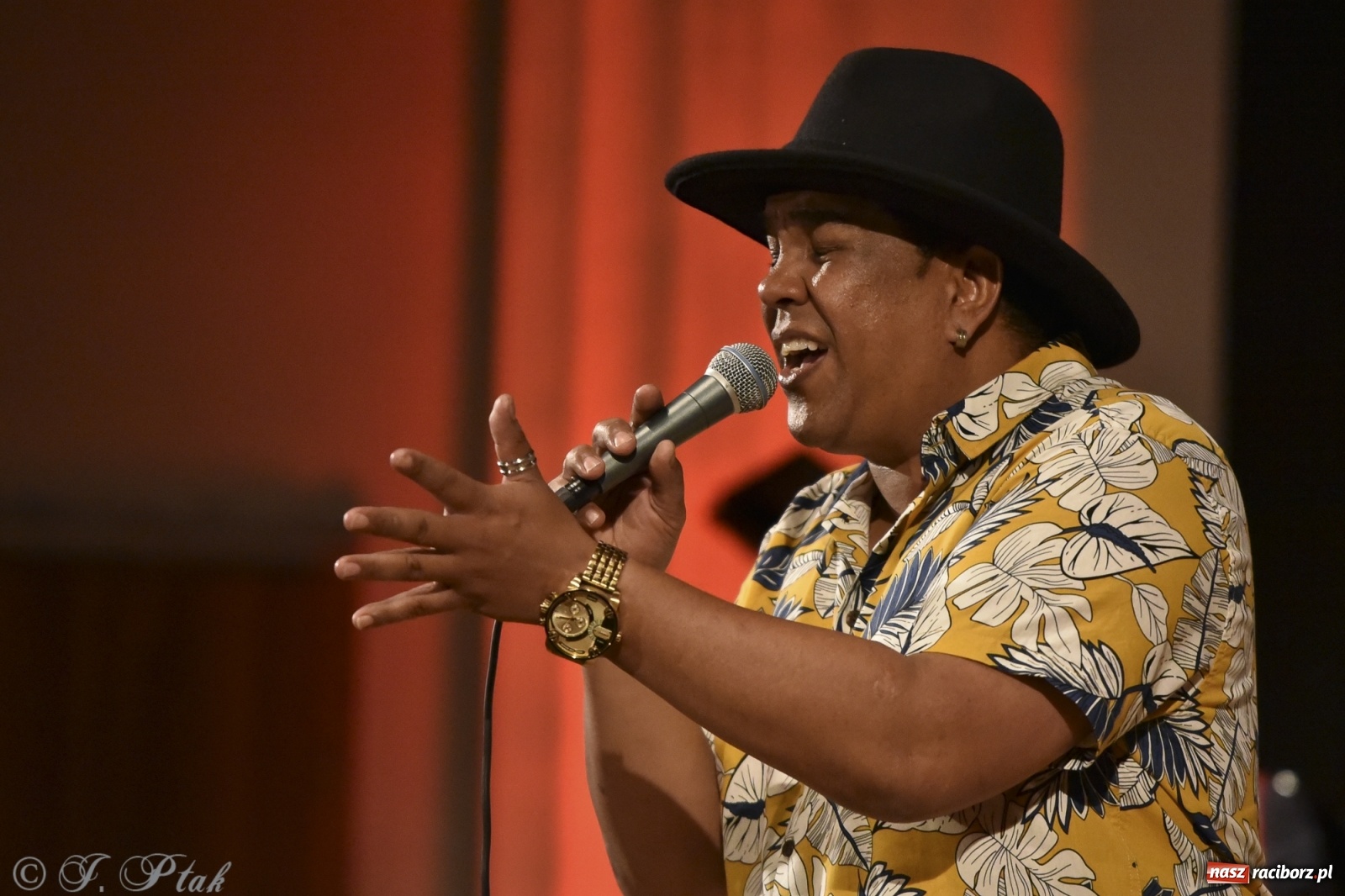 Zdjęcie w galerii na portalu naszraciborz.pl: Juanky&Sabrosura Viva. Kubańskie rytmy rozgrzewały raciborzan wiadomości z regionu