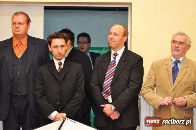 Zdjęcie w galerii na portalu naszraciborz.pl: Podwójne przecinanie wstęgi w CKU wiadomości z regionu