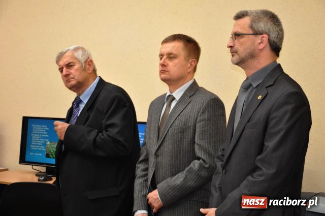 Zdjęcie w galerii na portalu naszraciborz.pl: Podwójne przecinanie wstęgi w CKU wiadomości z regionu