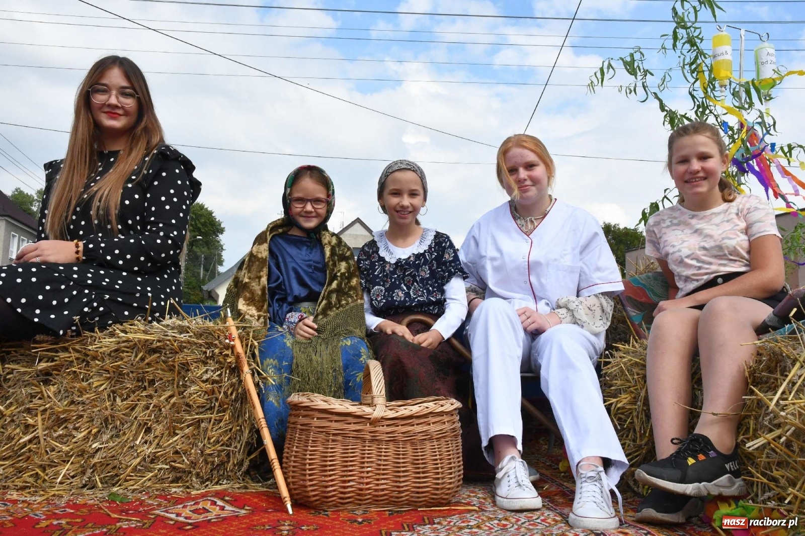 Zdjęcie w galerii na portalu naszraciborz.pl: Szczepionki jak napój bogów. Dożynki w Owsiszczach [FOTO i WIDEO] wiadomości z regionu