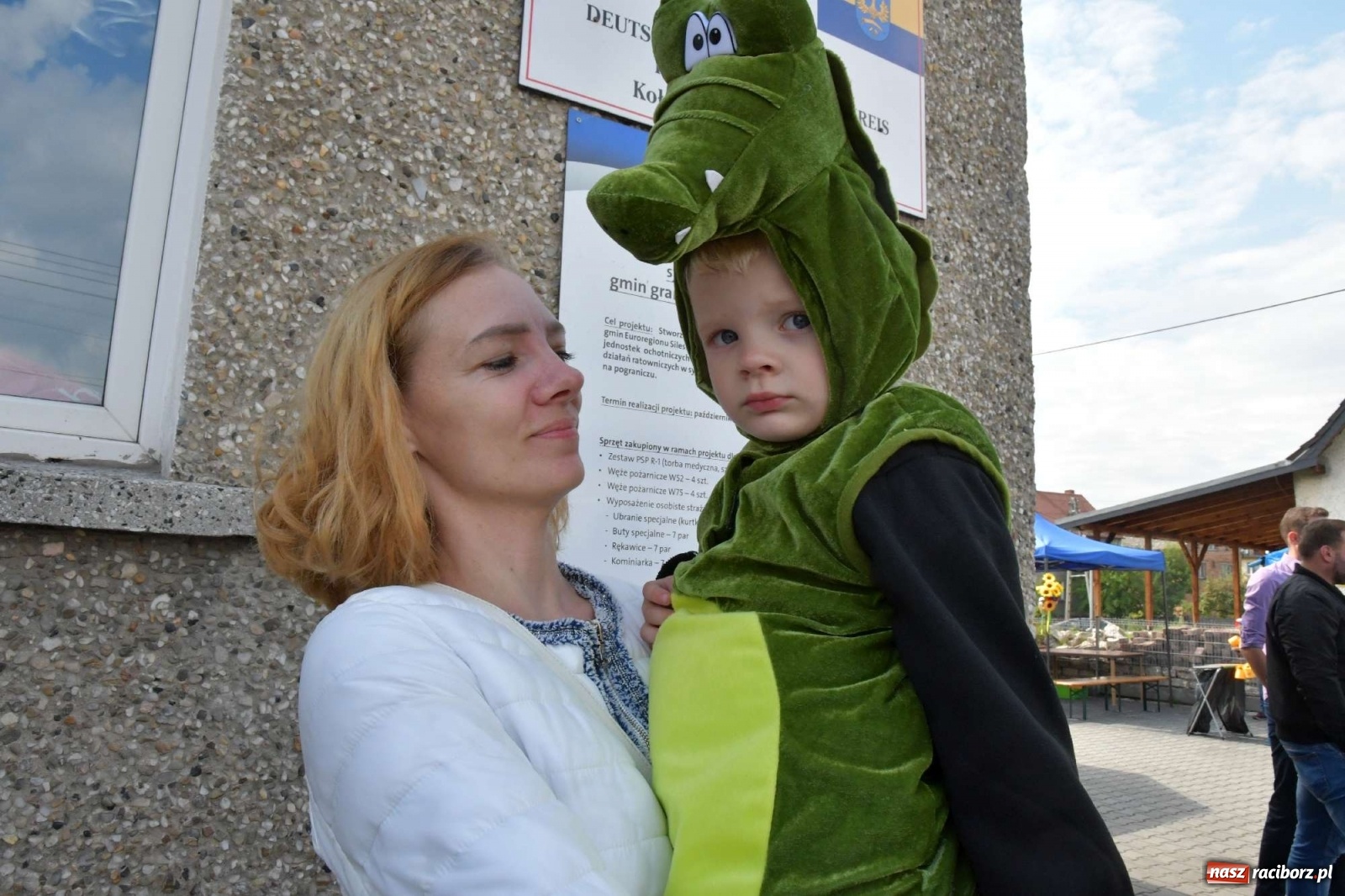Zdjęcie w galerii na portalu naszraciborz.pl: Szczepionki jak napój bogów. Dożynki w Owsiszczach [FOTO i WIDEO] wiadomości z regionu