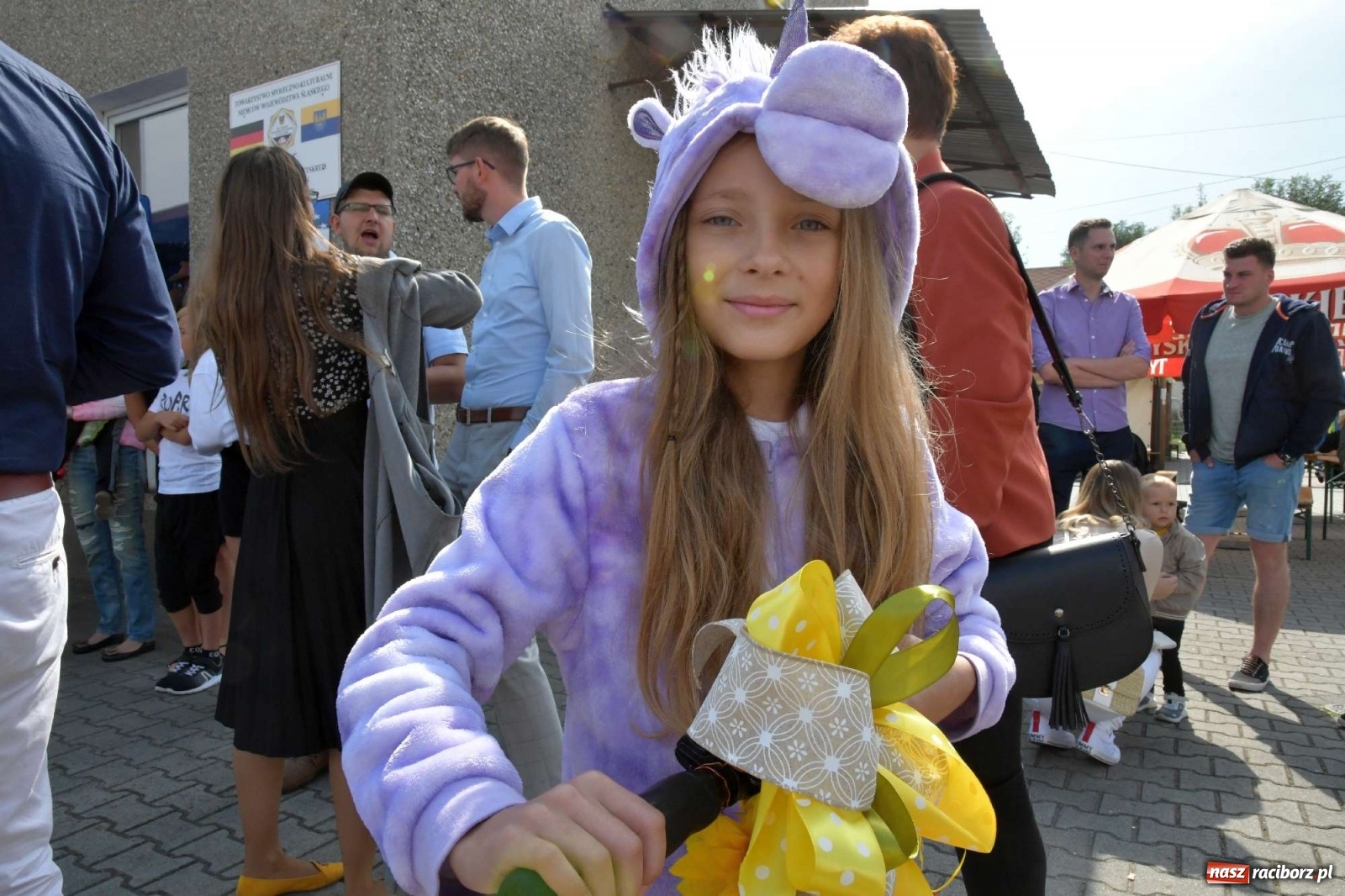 Zdjęcie w galerii na portalu naszraciborz.pl: Szczepionki jak napój bogów. Dożynki w Owsiszczach [FOTO i WIDEO] wiadomości z regionu