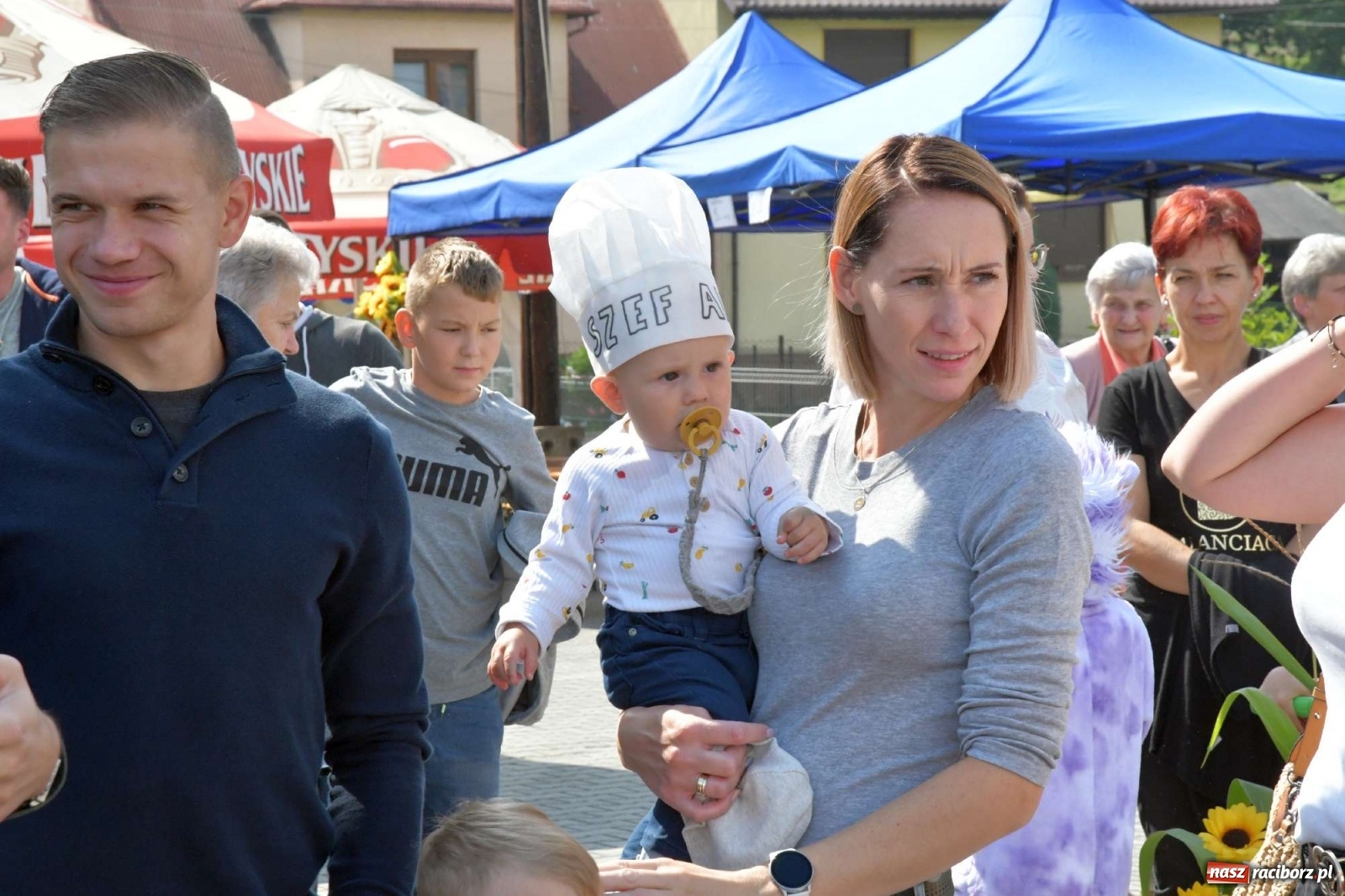 Zdjęcie w galerii na portalu naszraciborz.pl: Szczepionki jak napój bogów. Dożynki w Owsiszczach [FOTO i WIDEO] wiadomości z regionu