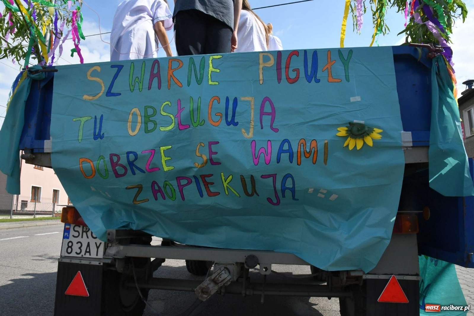 Zdjęcie w galerii na portalu naszraciborz.pl: Szczepionki jak napój bogów. Dożynki w Owsiszczach [FOTO i WIDEO] wiadomości z regionu