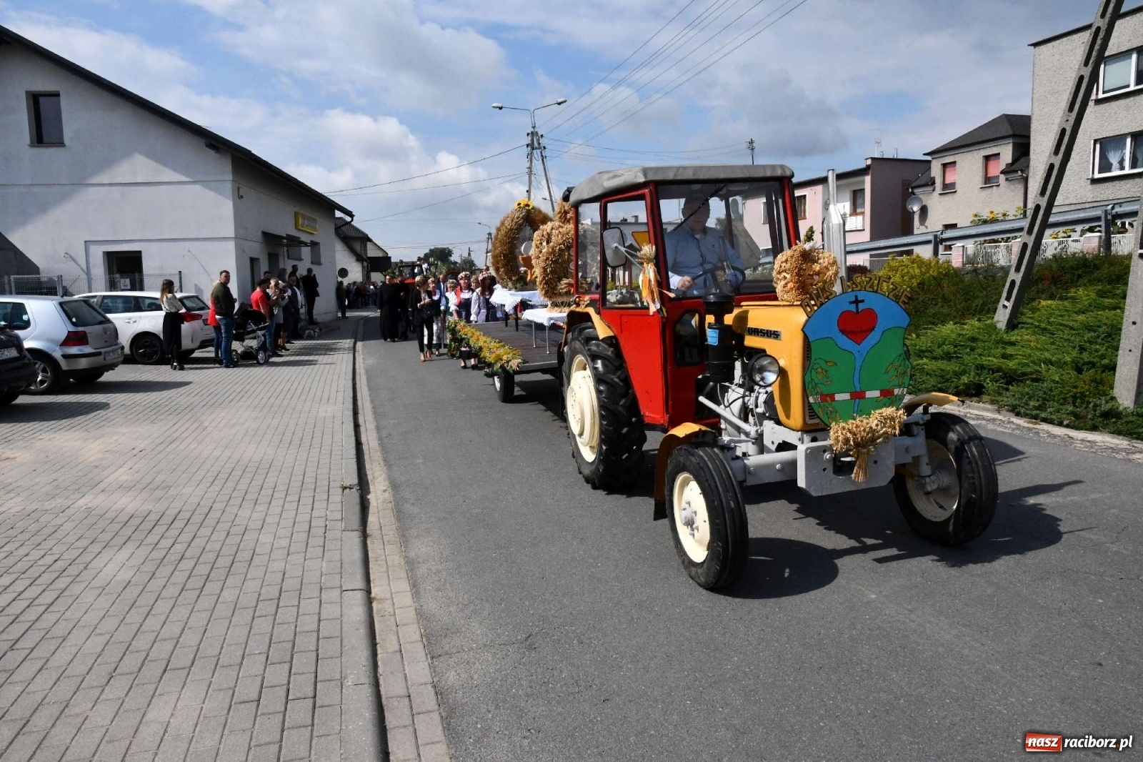 Zdjęcie w galerii na portalu naszraciborz.pl: Szczepionki jak napój bogów. Dożynki w Owsiszczach [FOTO i WIDEO] wiadomości z regionu