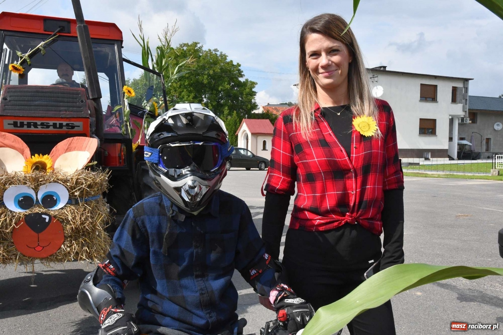 Zdjęcie w galerii na portalu naszraciborz.pl: Szczepionki jak napój bogów. Dożynki w Owsiszczach [FOTO i WIDEO] wiadomości z regionu
