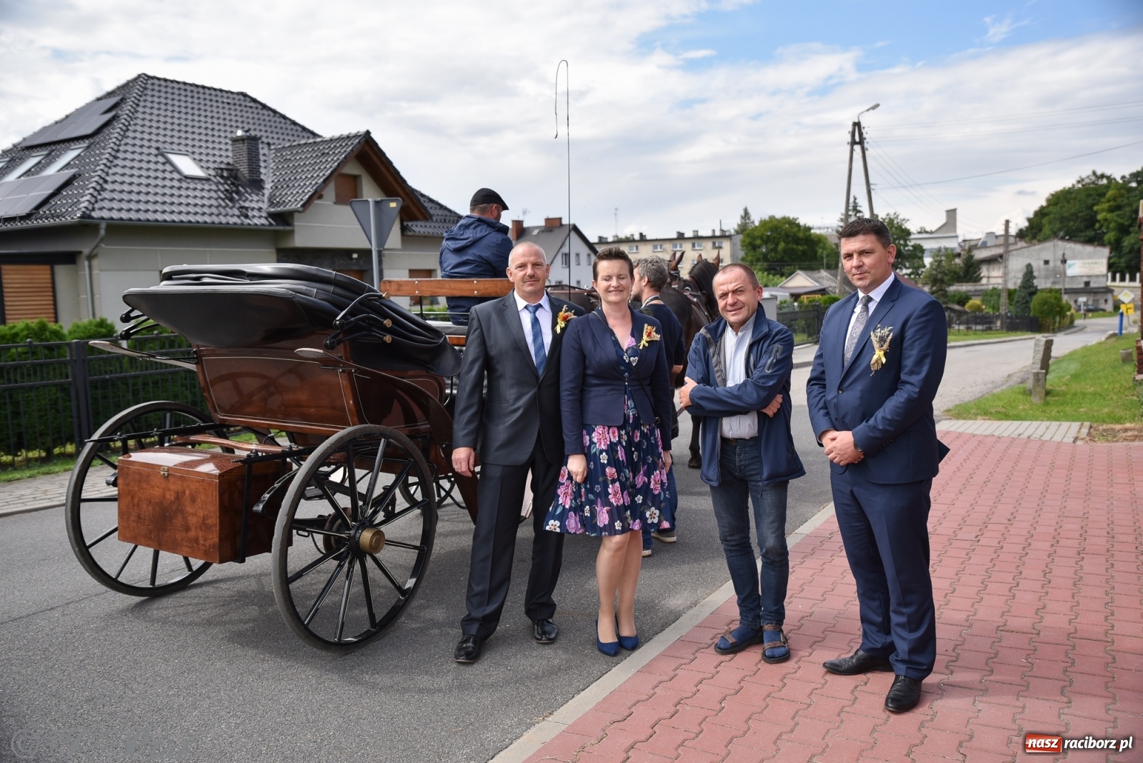 Zdjęcie w galerii na portalu naszraciborz.pl: Ciężki sprzęt i rowery. Dożynki w Szonowicach i Modzurowie wiadomości z regionu