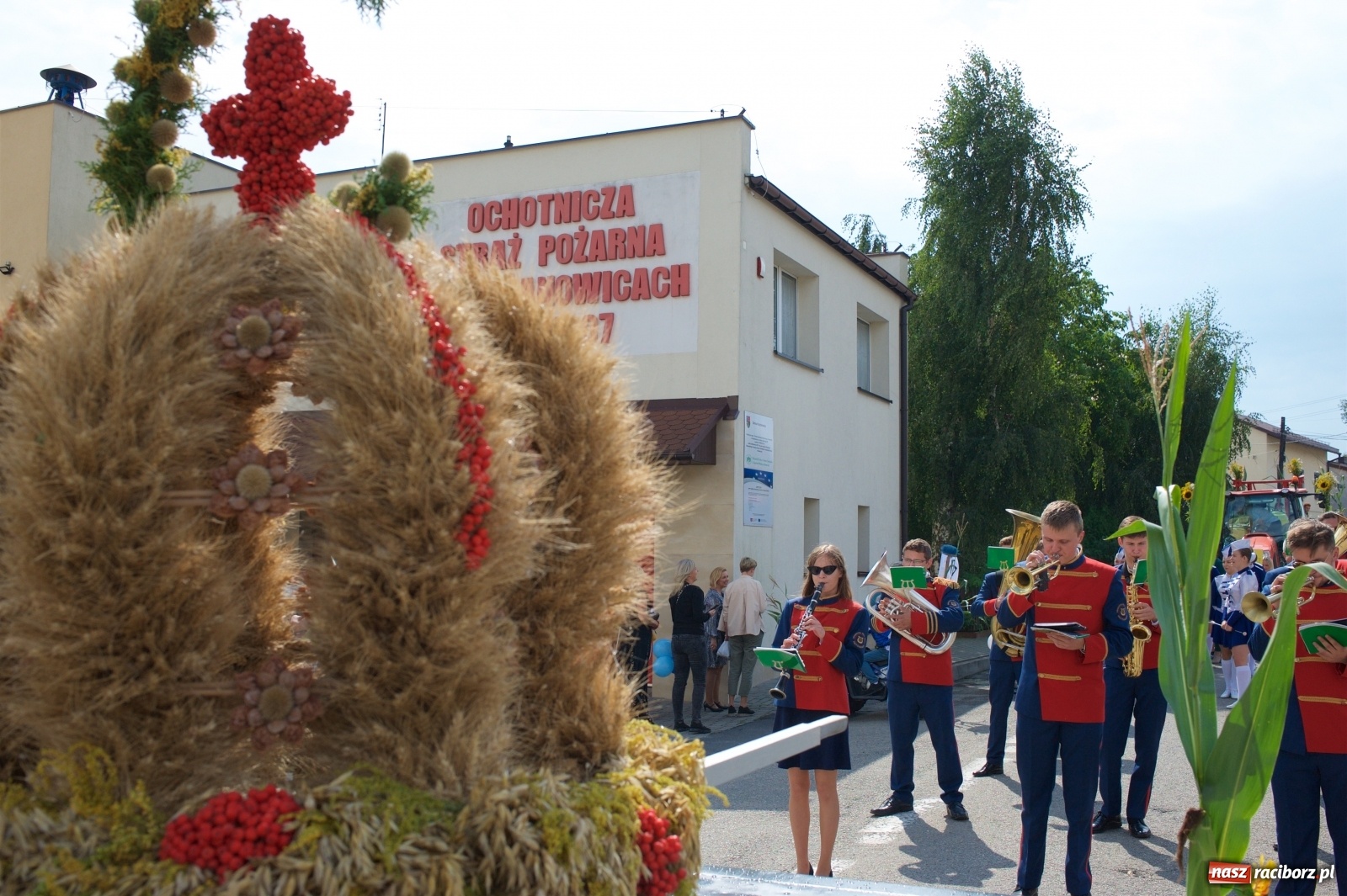 Zdjęcie w galerii na portalu naszraciborz.pl: Wody mamy dużo! Dożynki w Krzyżanowicach 2021 wiadomości z regionu