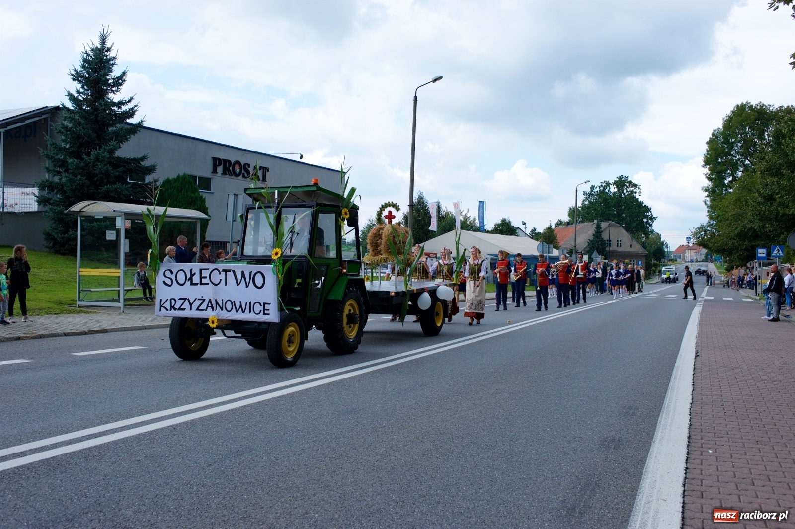 Zdjęcie w galerii na portalu naszraciborz.pl: Wody mamy dużo! Dożynki w Krzyżanowicach 2021 wiadomości z regionu