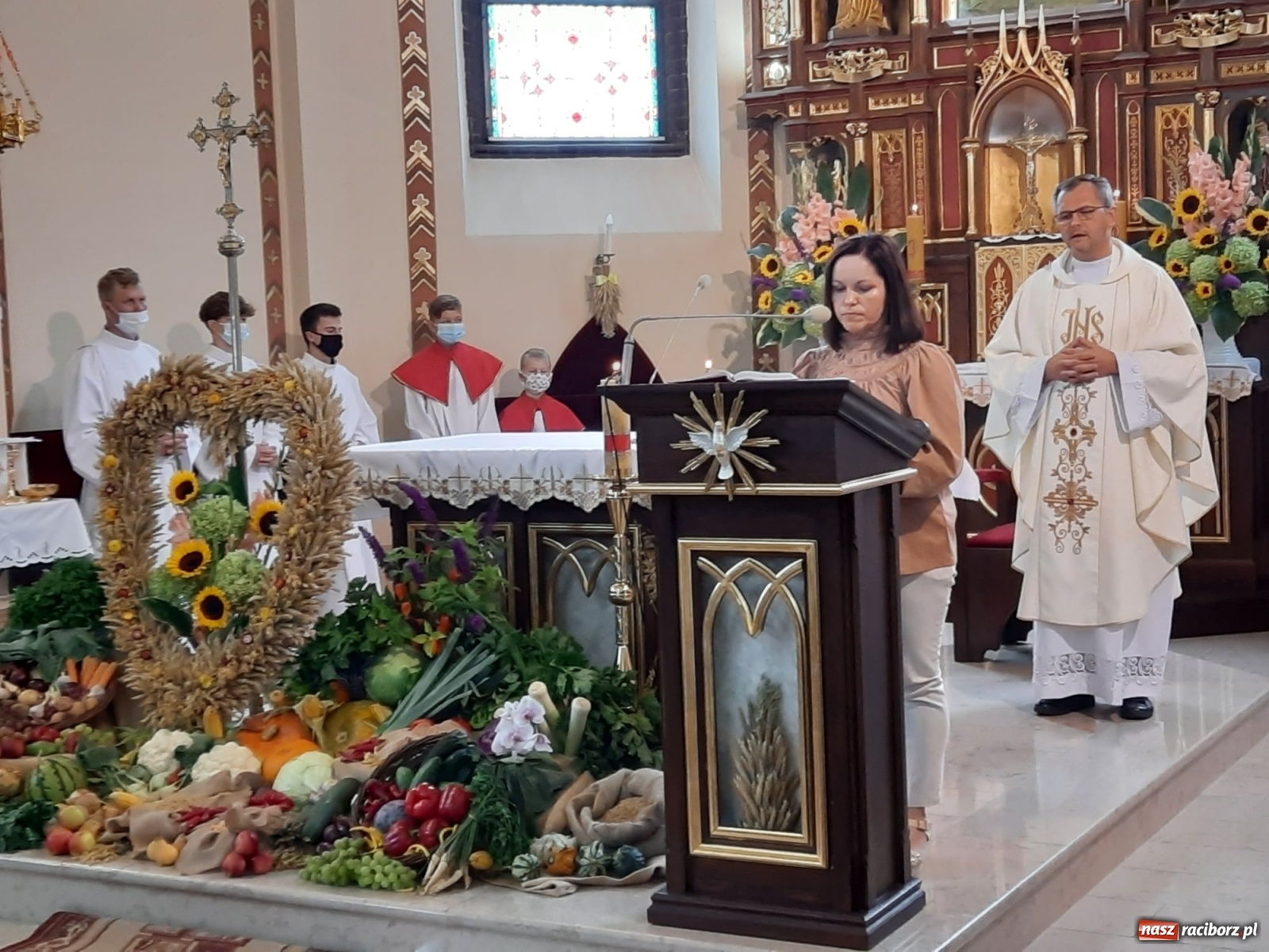 Zdjęcie w galerii na portalu naszraciborz.pl: W Rudniku dziękowali za plony wiadomości z regionu