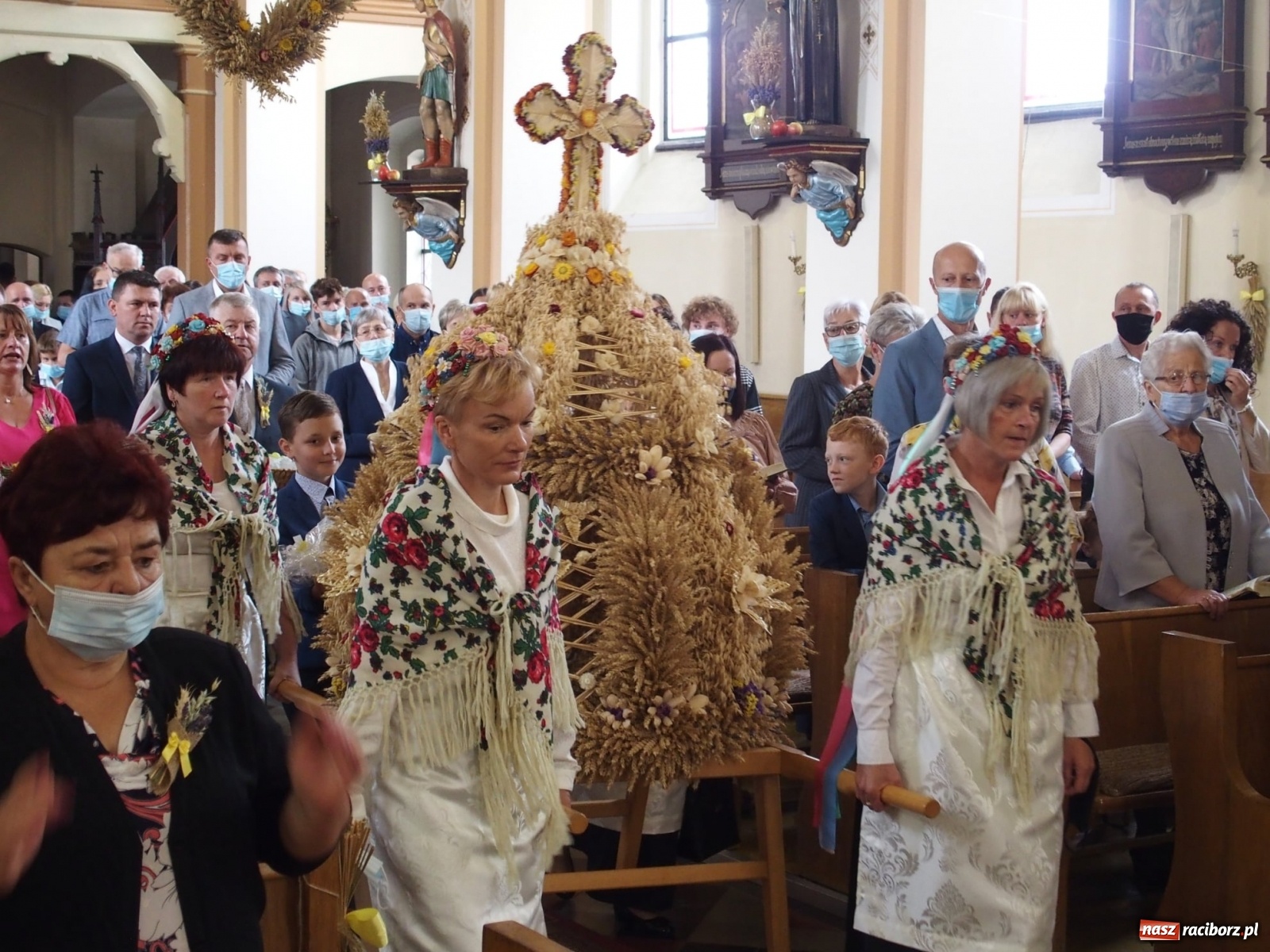 Zdjęcie w galerii na portalu naszraciborz.pl: W Rudniku dziękowali za plony wiadomości z regionu